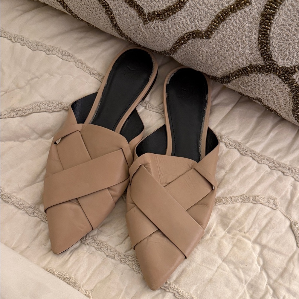 Marc Fisher slip on flat mule